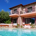 Agapi - Spacious Boutique With Private Pool Close To The Sea Sivota