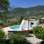 Vilă Agapi - Spacious Boutique With Private Pool Close To The Sea *