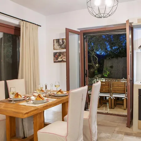 Agapi Spacious Stone Retreat With Jacuzzi And Private Pool ヴィラ *