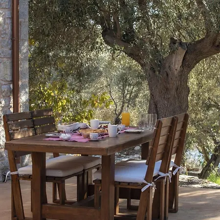 Agapi Spacious Stone Retreat With Jacuzzi And Private Pool ヴィラ