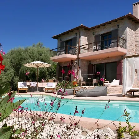 Agapi Spacious Stone Retreat With Jacuzzi And Private Pool *
