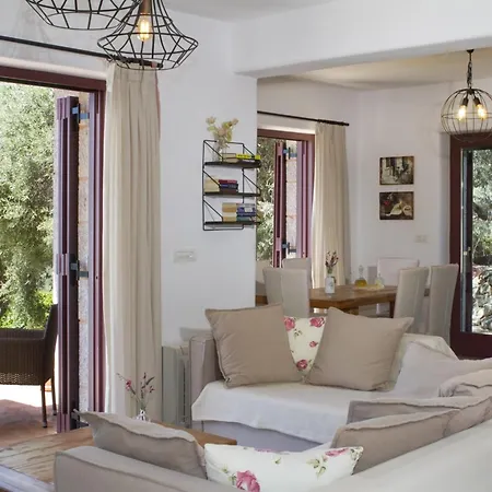 ヴィラ Agapi Spacious Stone Retreat With Jacuzzi And Private Pool *