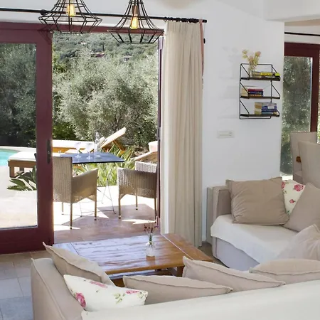 Agapi Spacious Stone Retreat With Jacuzzi And Private Pool * シヴォタ